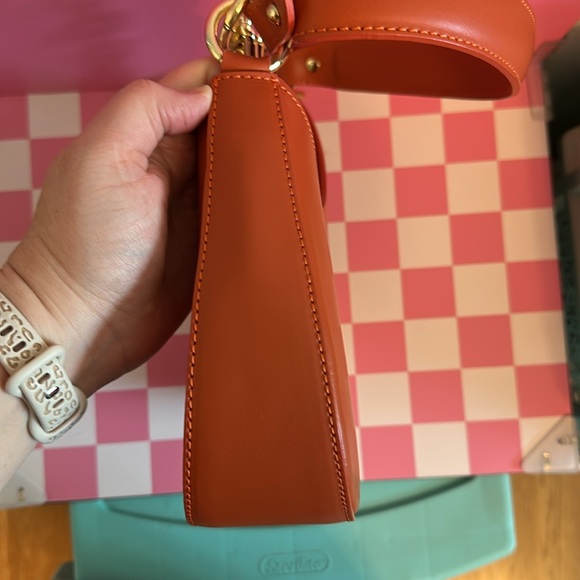 Italian Leather Deep Orange Crossbody Bag with Gold Chain. Excellent Condition. - Picture 6 of 10
